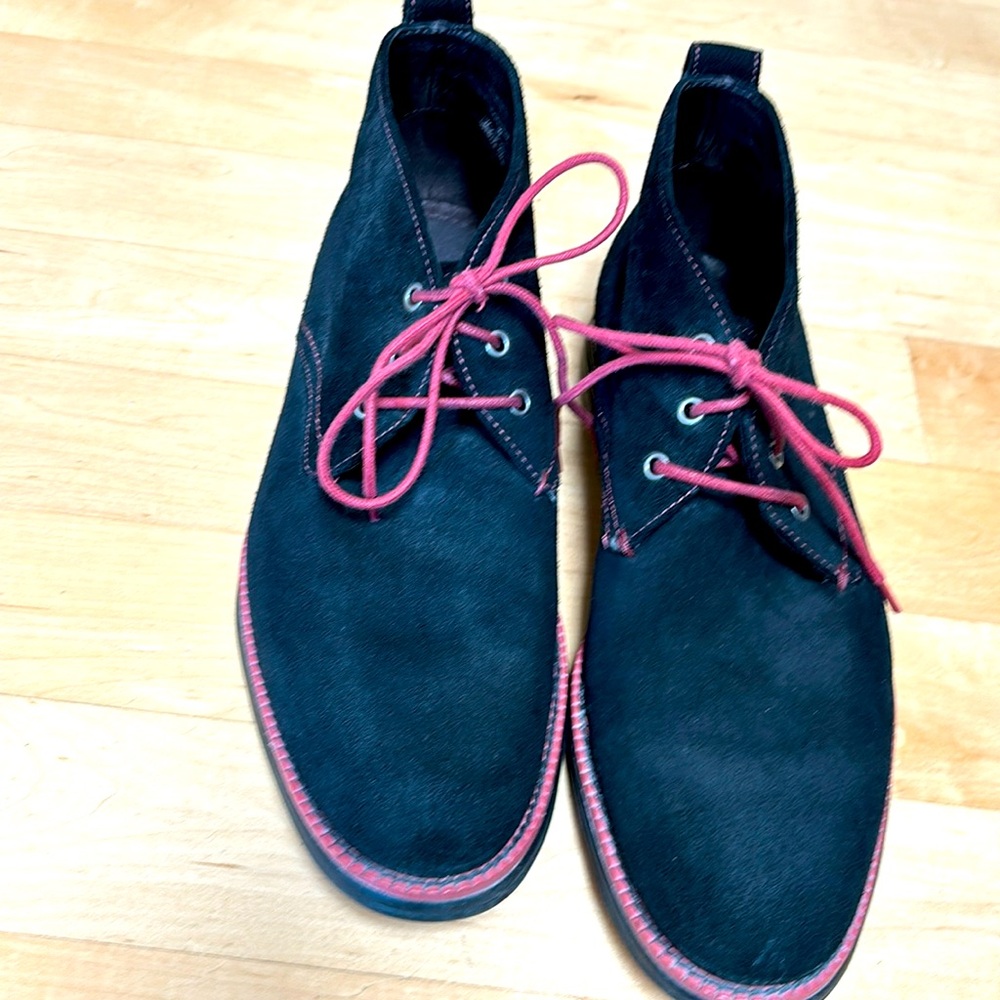 Donald J Pliner black brushed leather  (suede) ankle boots. tie closure.